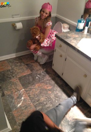 Белая девочка Наташа Уайт переодевается в симпатичный наряд и балетную пачку Фото 14