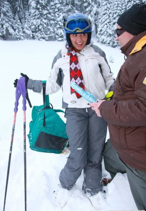 Молодая грудастая ора Фото 2